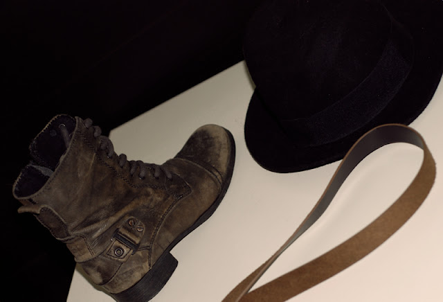 old, shoes, brown, river, island, black, hat, h&m