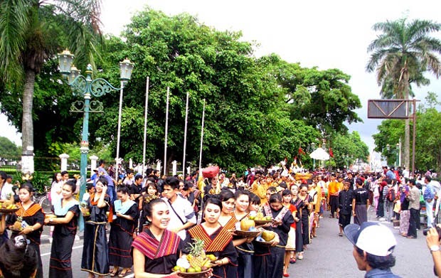 Kain Tenun Songket  Sukerare Pakaian adat Khas Lombok 