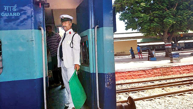 How to become a Goods Guard in the Railways?