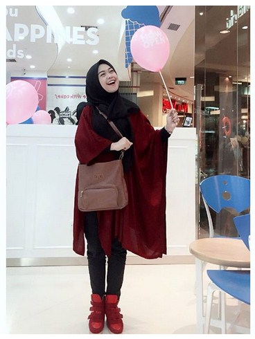 Jadikan Style Fashion Hijab Modern Terbaru ala Ria Ricis 