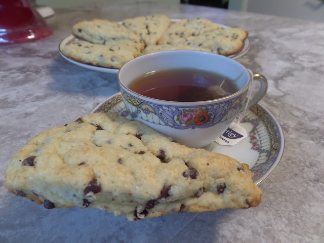 tea and chocolate scones