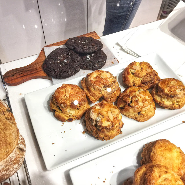 台北 歐風麵包店 Rise Bakery   椹果可頌 雙重巧克力 美式軟餅乾