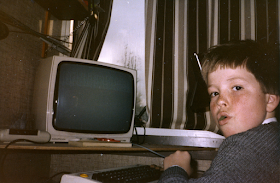 Fotografías de gente con su Commodore 64 en los 80