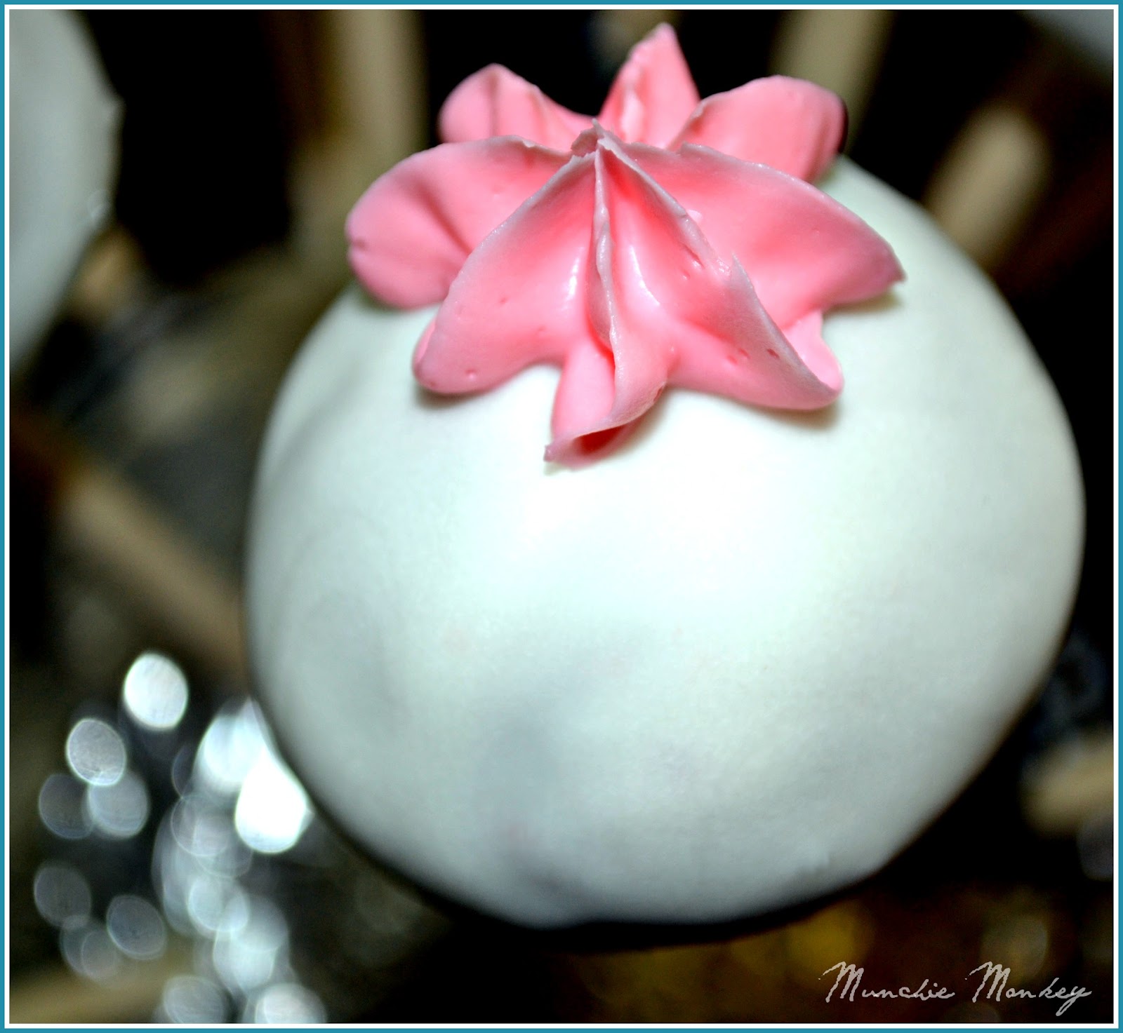 red velvet cake pops Cake pops oh cake pops why can't you be healthy???