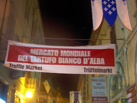 truffle market in Alba