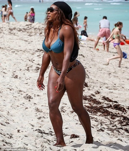 Bootylicious! Serena Williams Shows Off Her Massive and S*xy Asset in Bikini (Photos)