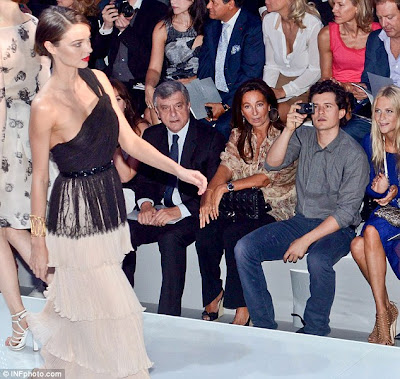 Catwalk Fashion Runway Music on Front Row As Miranda Kerr Takes To The Catwalk In Paris   Coolfwdclip