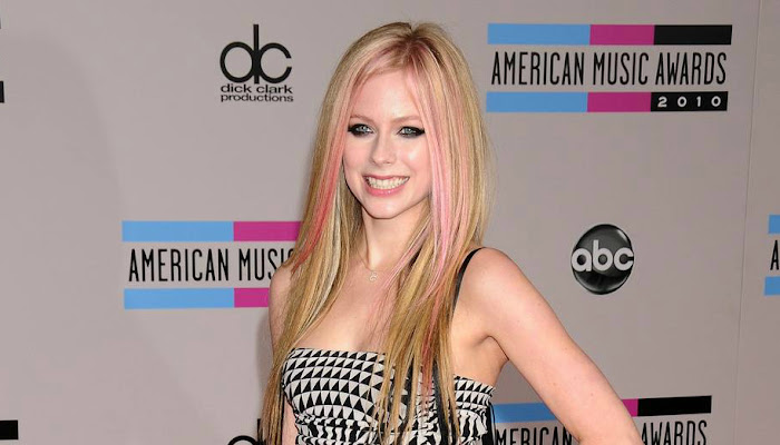 Avril Lavigne, una de las solistas con más álbumes número 1 este milenio en Irlanda