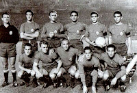 Selección de ESPAÑA - Temporada 1958-59 - Juan Alonso, Quincoces II, Santamaría, Lesmes II, Santisteban, Zárraga; Tejada, Kubala, Di Stéfano, Luis Suárez y Gento - ESPAÑA 6 (Tejada (4), Kubala y Luis Suárez), IRLANDA DEL NORTE 2 (Cush y McIlroy) - 15/10/1958 - Partido amistoso - Madrid, estadio Santiago Bernabeu - Alineación: Juan Alonso; Quincoces II, Santamaría, Rafa Lesmes II; Santisteban, Zárraga; Tejada, Kubala, Di Stéfano, Luis Suárez y Gento