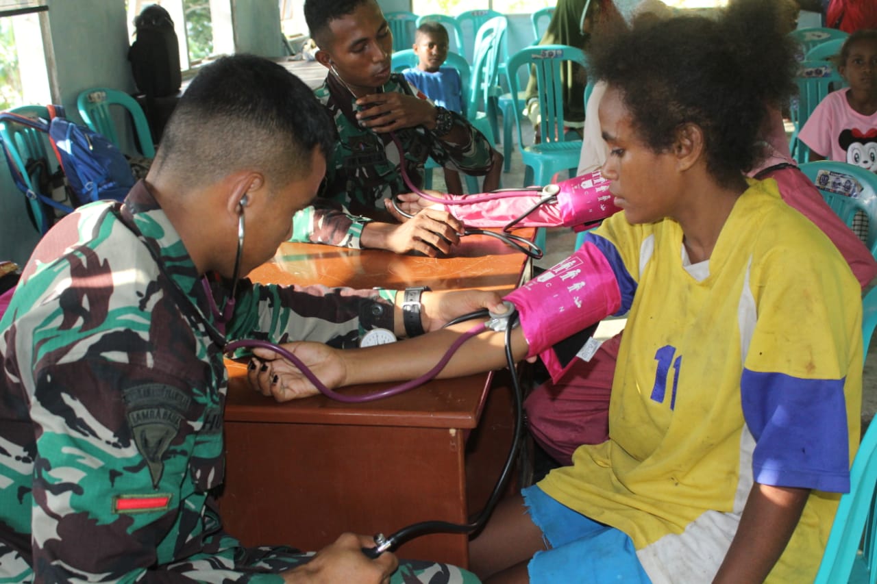  Yonif 764/Lamba Baua Gelar Baksos untuk Warga di Sekitar Daerah Latihannya.