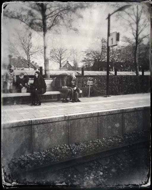 Station Duiven, maart 2018. Hipstamatic: Smith + D-Type Plate. Foto: Robert van der Kroft