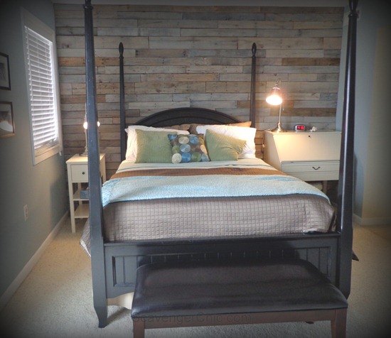 wood pallet wall in gray tones