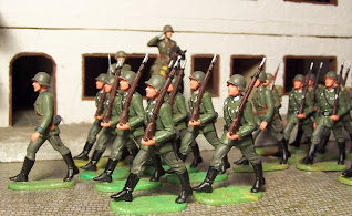 Elastolin 70mm German Army on Parade