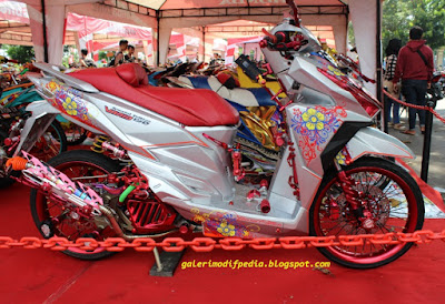 Foto Modifikasi Honda Vario 150 Kontes Full Chrome