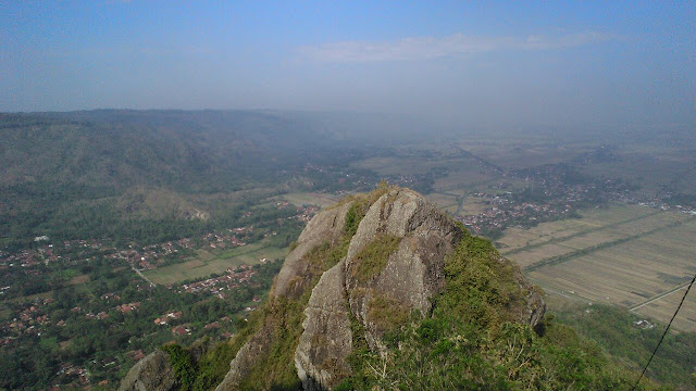 gunung budeg