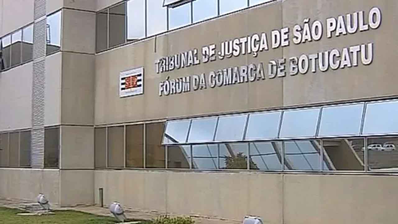 Coordenador de cartório suspeito de assédio é denunciado por parentes no Fórum de Botucatu