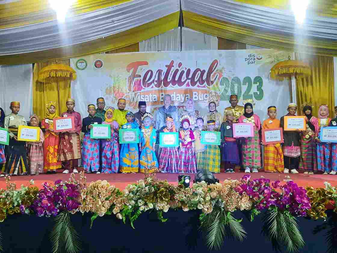 Sekda Harisson Buka Festival Budaya Bugis Mempawah Tahun 2023