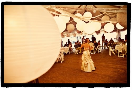 I have seen many wonderful wedding photos that feature paper lanterns