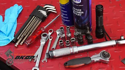 自行保養車輛時需要準備的基本器具