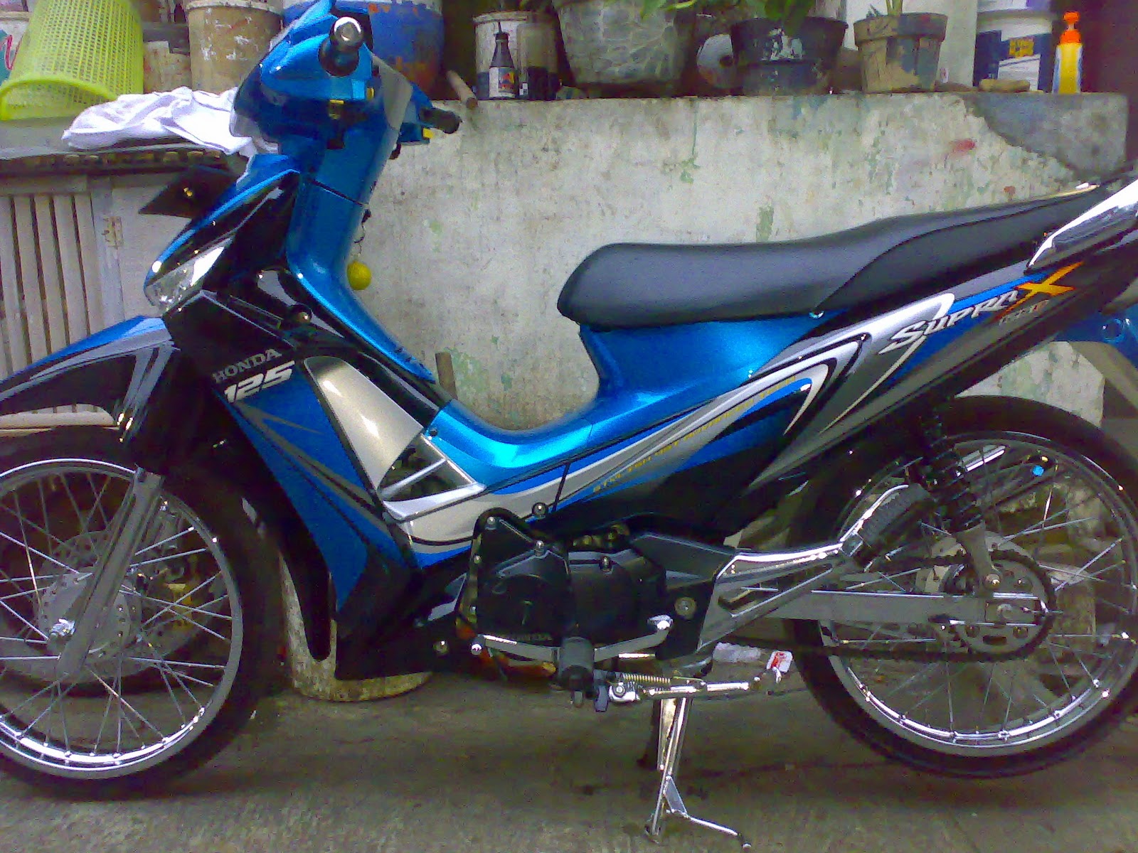 Koleksi Modifikasi Motor Supra X 125 Tahun 2006 Terlengkap Palm