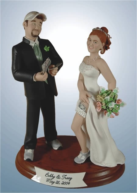 14 Funniest Wedding Cake Toppers