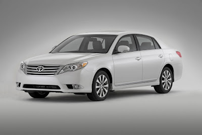 2011 Toyota Avalon Pictures