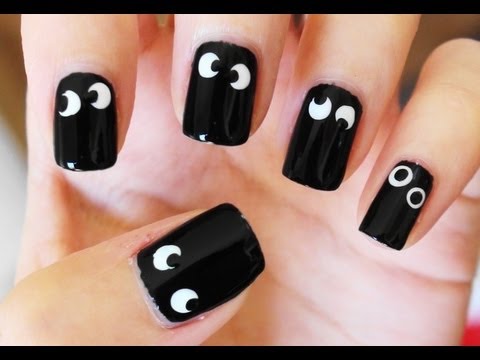 Eerie Eyes Halloween Nails Art