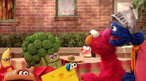 Sesame Street Episode 4604 Saved by Super Foods. Super Foods helps Elmo, Rosita and a rooster with healthy snacks.