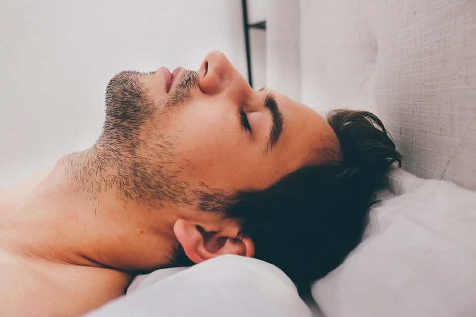 Men Who Like To Be Little Spooned Are In Fact Better Partners, According To Science