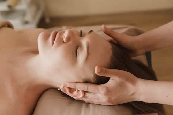 Asian Massage - 5 Best Ways To De-stress!