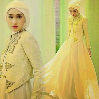 dengan kombinasi satin paling banyak diminati oleh perempuan kini dalam berbusana mungkin 37+ Model Baju Muslim Brokat Kombinasi Satin Terngehits 2018