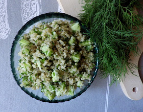 quinoa zielone ogórki koperek sałatka bez glutenu bez laktozy wegańska