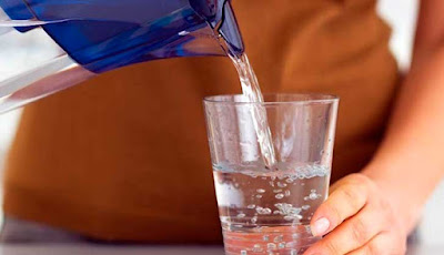 Beneficios tomar agua purificada
