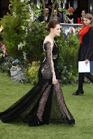 Kristen Stewart Cute In Premiere of Snow White and the Huntsman2