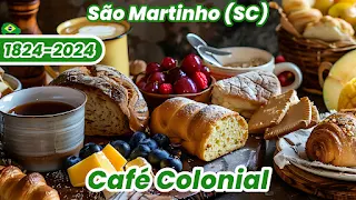 variedad de comida dulce y salada e infusiones