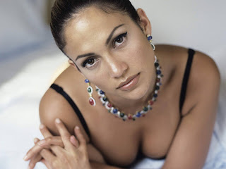 Free wallpapers of Jennifer Lopez without any watermarks at Fullwalls.blogspot.com