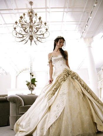 Bridal Feature Golden Brides What Makes Pnina Tornai Special