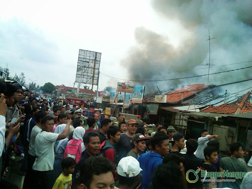 foto kebakaran pasar kertasemaya 11