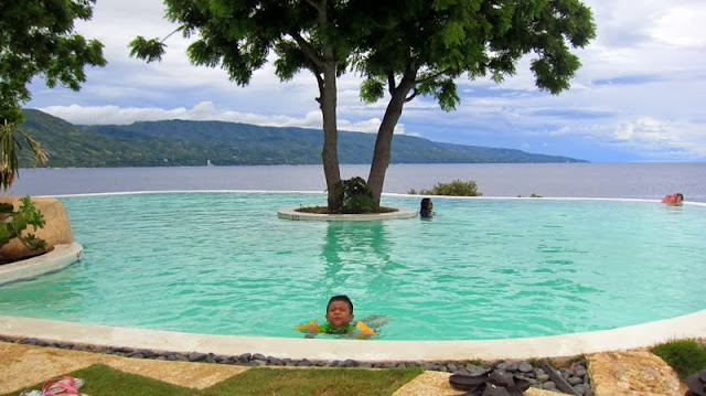Bluewater Sumilon Island Resort, Sumilon Island Cebu, Bluewater Sumilon Island Infinity pool