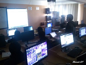 Seminario por el día del Internet en la (UPEA)