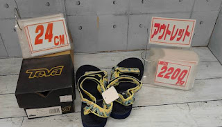 アウトレット　Ｔｅｖａ　サンダル　２４ｃｍ　２２００円