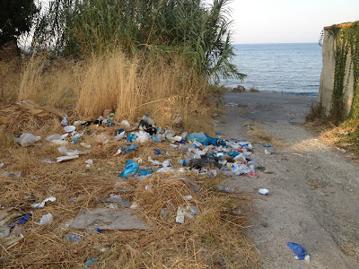 Feroce polemica su FB per una discarica rinvenuta in via dei Siculi a Marina