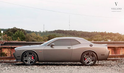 Dodge Challenger aro 24"