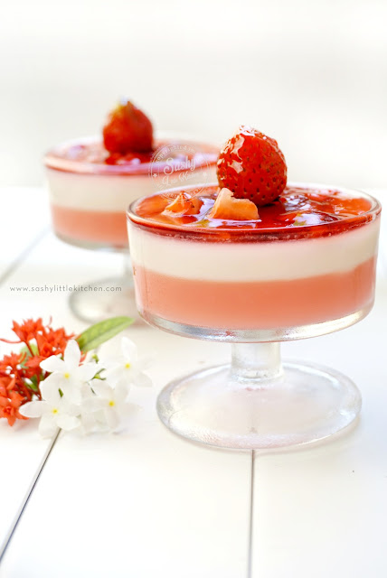 puding susu dan strawberry