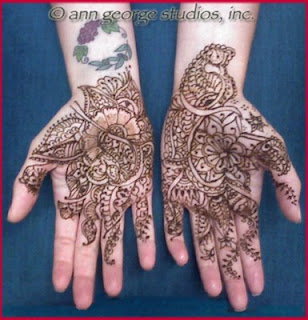 bridal henna tattoo, fine line henna in process