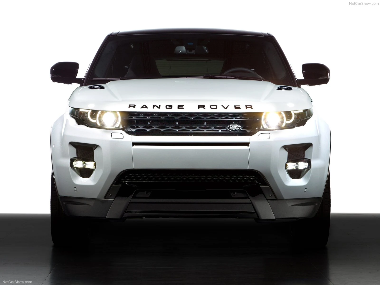 Hình ảnh xe ô tô Land Rover Range Rover Evoque Black Design 2013 & nội ngoại thất