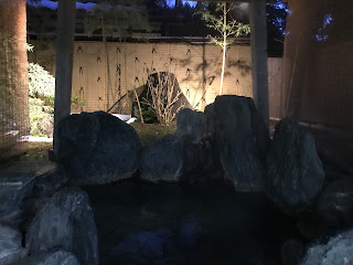 新潟県・湯田上温泉「越後乃お宿　わか竹」男湯露天風呂