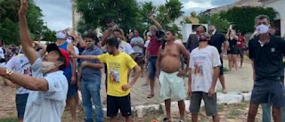 Carregadores do Pau da Bandeira lançam nota sobre hasteamento que causou aglomeração neste domingo (31)