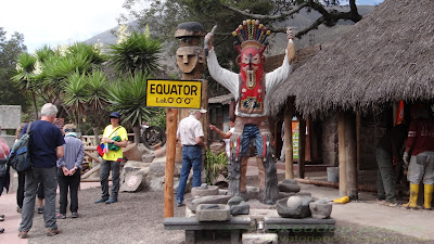 Нулевая точка по экватору в Эквадоре 