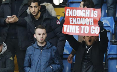 Fans Arsenal Kembali Mendesak Wenger Untuk Mundur